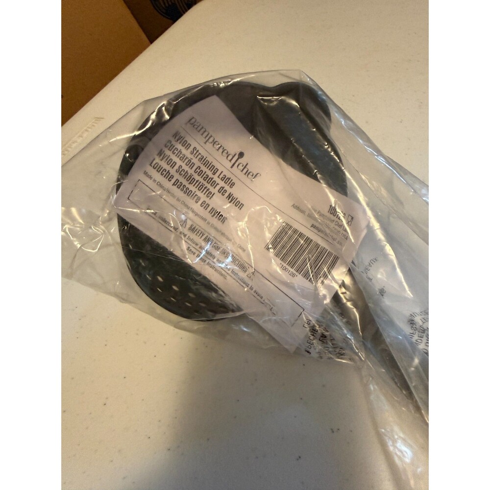 Pampered Chef Metal and Nylon Straining Ladle‎ NEW In The Package